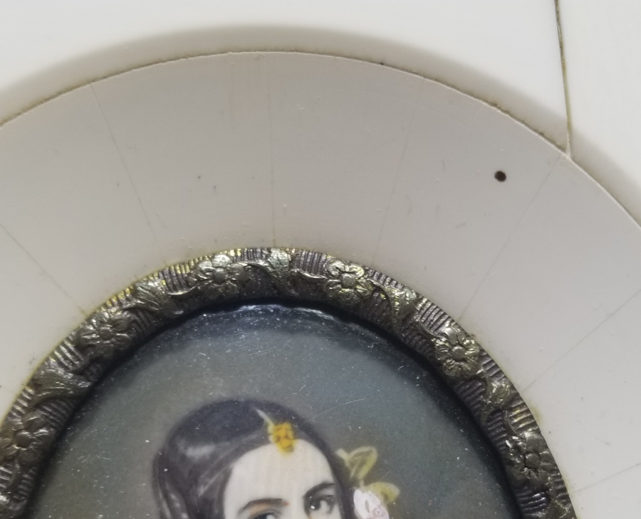 ÖZEL YAPIM ANTİKA FİLDİŞİ ELİSABETH GÖRSELLİ ÇERÇEVE