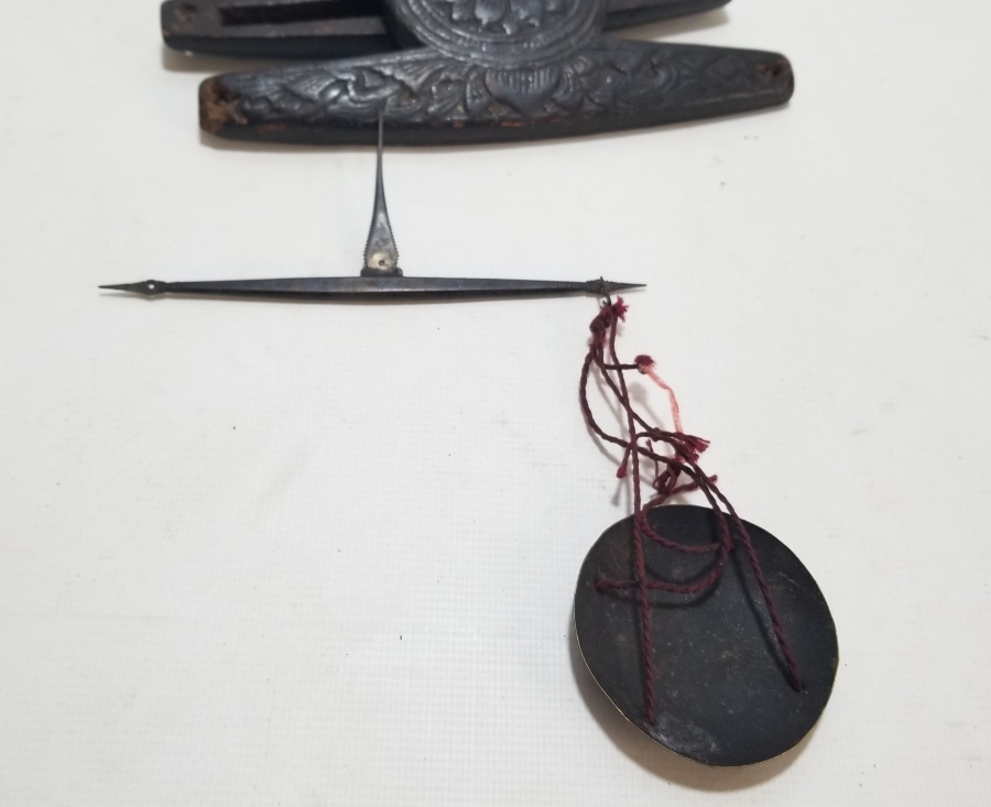 ORİJİNAL EL OYMA AHŞAP KUTUSUNDA OSMANLI DÖNEMİ AFYON TERAZİSİ