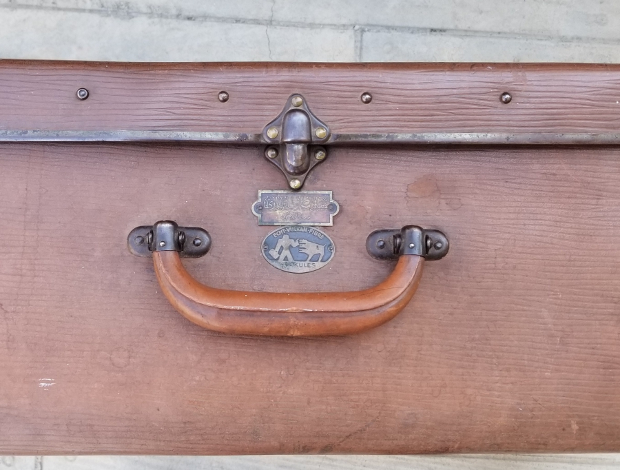 ÜZERİNDE OSMANLICA ETİKET BULUNAN ÇOK NADİR ASKER BAVULU