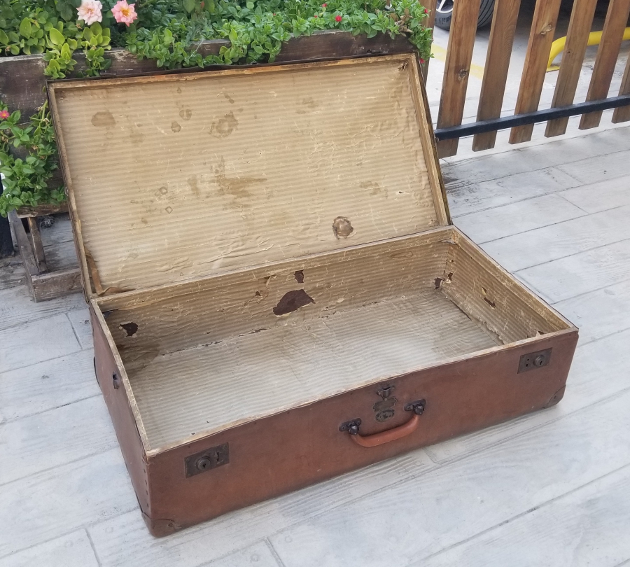 ÜZERİNDE OSMANLICA ETİKET BULUNAN ÇOK NADİR ASKER BAVULU