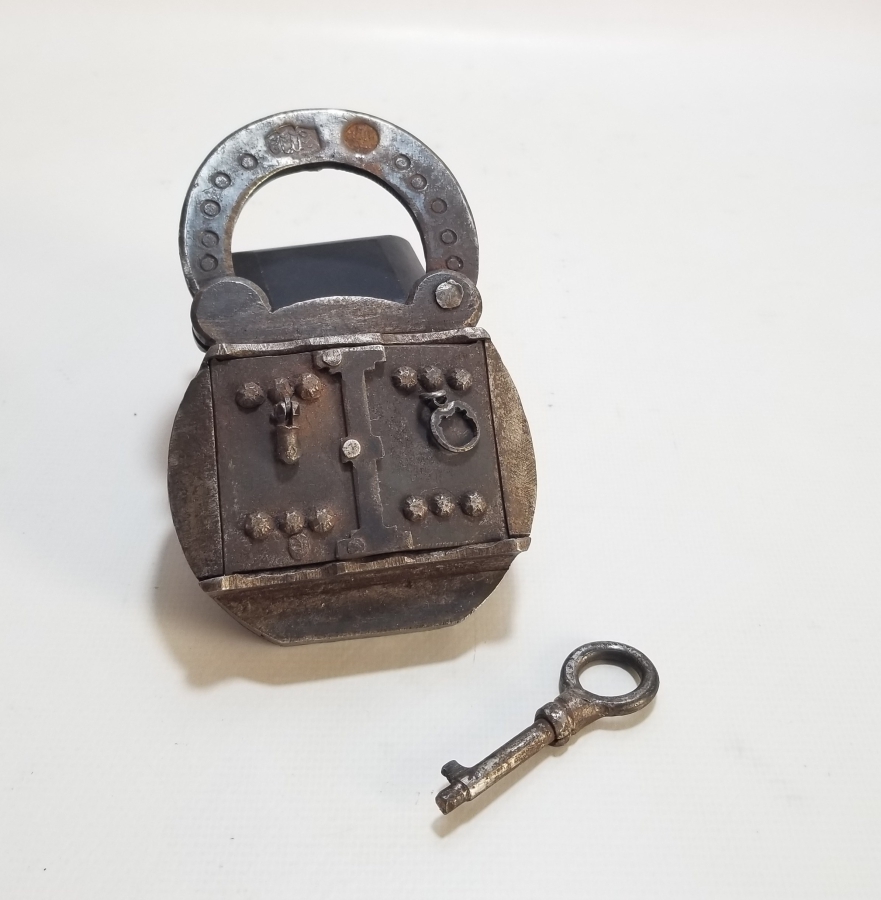 OSMANLI DÖNEMİ ÇİFT USTA DAMGALI NADİR PENCERELİ KİLİT