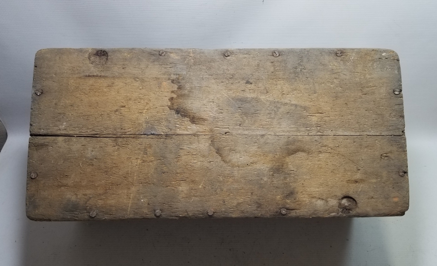 CUMHURİYET BAŞLARI ÜZERİ OSMANLICA YAZILI NADİR MAVZER MERMİSİ SANDIĞI