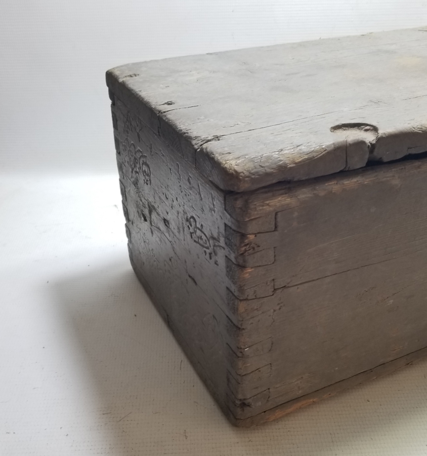 CUMHURİYET BAŞLARI ÜZERİ OSMANLICA YAZILI NADİR MAVZER MERMİSİ SANDIĞI