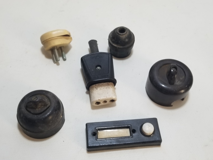 ANTİKA ELEKTRİK DÜĞMESİ LOTU