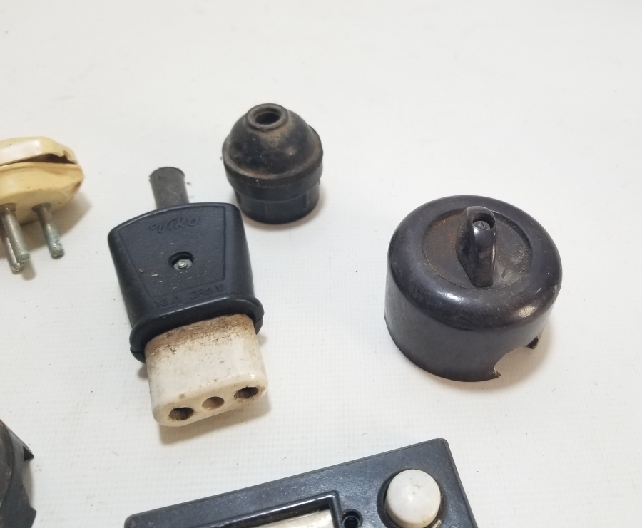 ANTİKA ELEKTRİK DÜĞMESİ LOTU