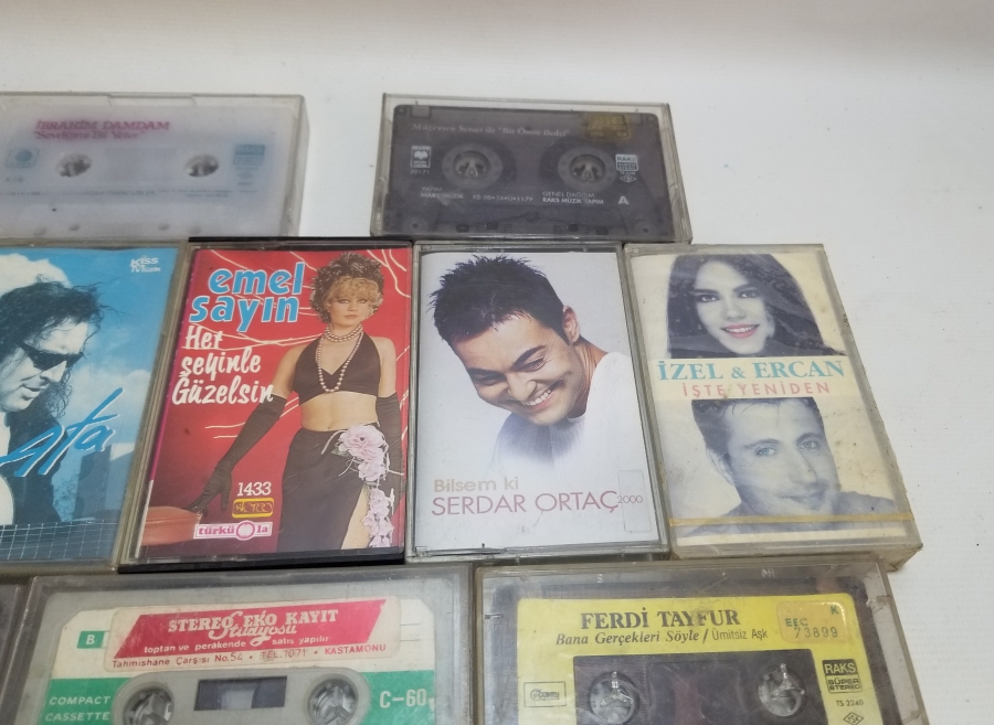İÇLERİ DOLU NOSTALJİK KASET LOTU