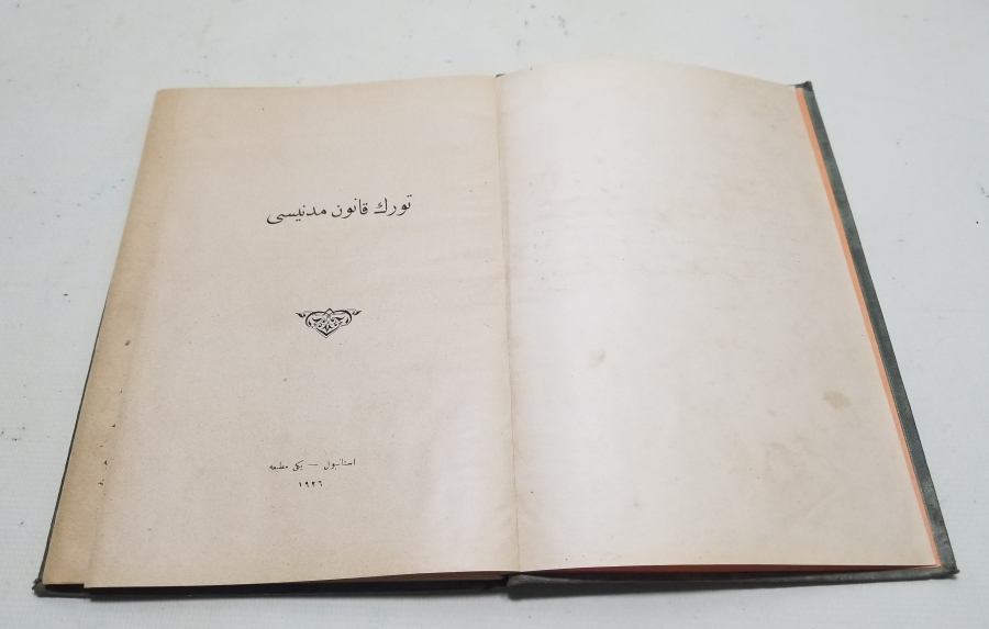 ALTIN VARAKLI CİLDİNDE CUMHURİYET BAŞLARI BASKI TÜRK MEDENİ KANUNU