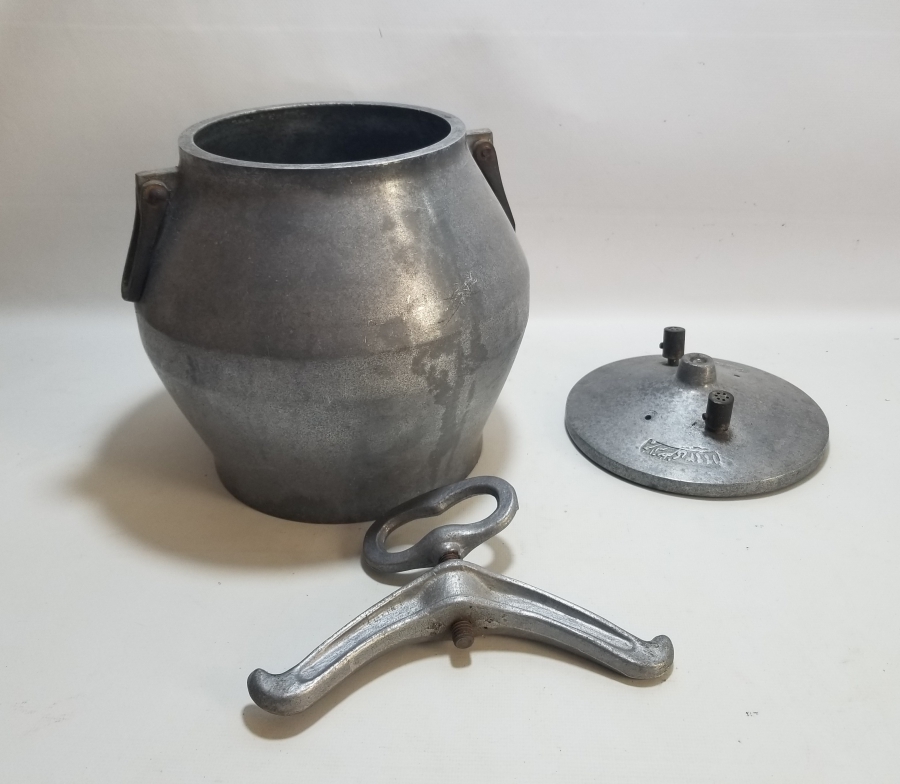 ANTİKA İLK YAPILAN DÜDÜKLÜ TENCERE