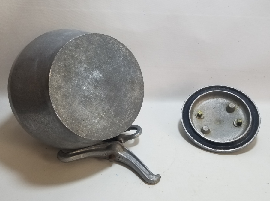 ANTİKA İLK YAPILAN DÜDÜKLÜ TENCERE