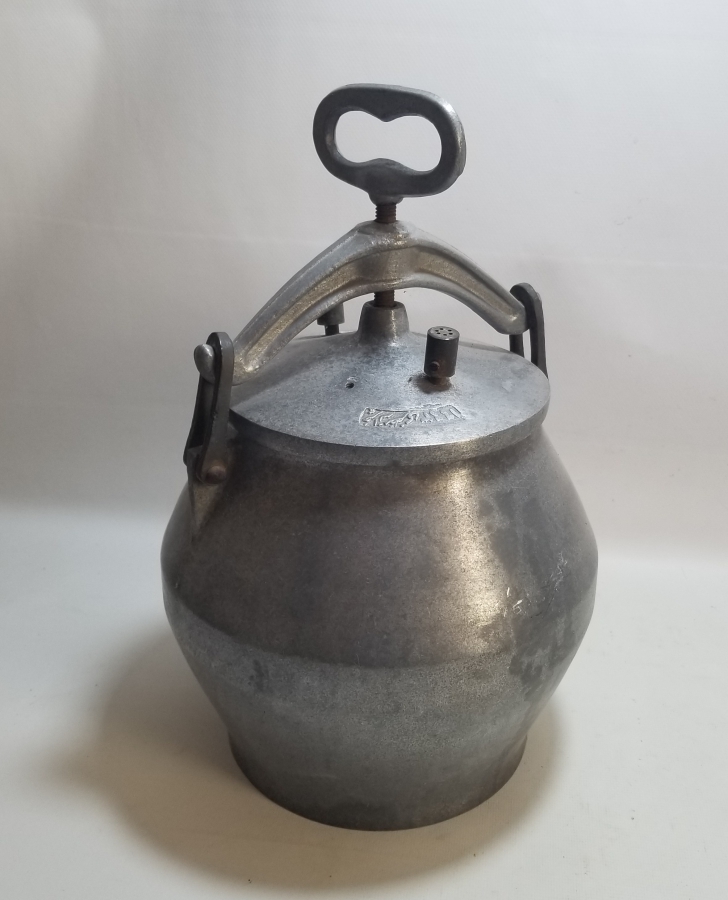 ANTİKA İLK YAPILAN DÜDÜKLÜ TENCERE