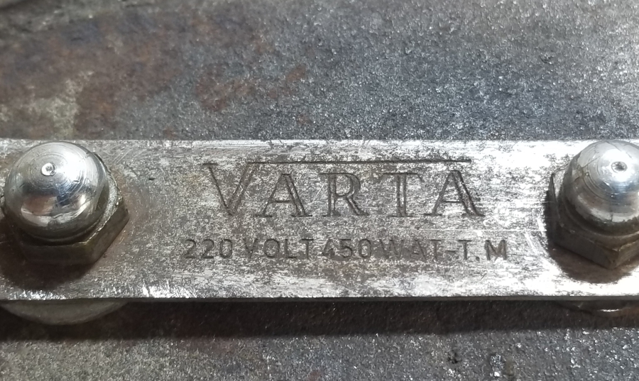 PRİMİTİF FORMDA ANTİKA ÜTÜ