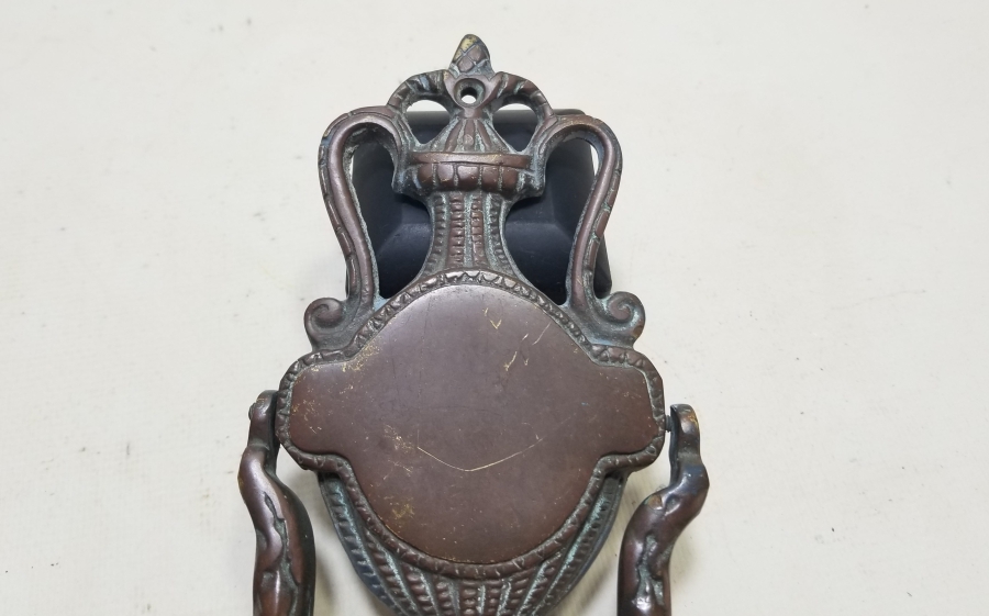 KABARTMA İŞÇİLİKLİ ANTİKA KAPI TOKMAĞI