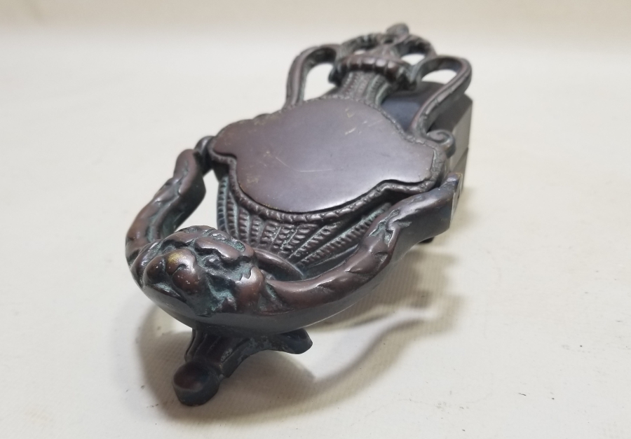 KABARTMA İŞÇİLİKLİ ANTİKA KAPI TOKMAĞI