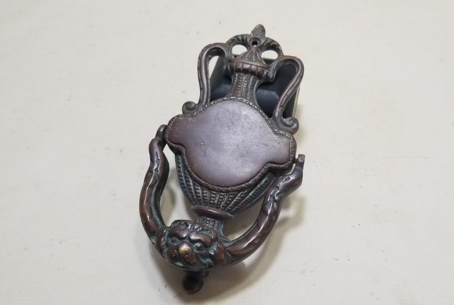 KABARTMA İŞÇİLİKLİ ANTİKA KAPI TOKMAĞI