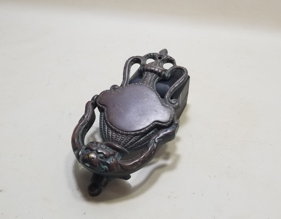 KABARTMA İŞÇİLİKLİ ANTİKA KAPI TOKMAĞI