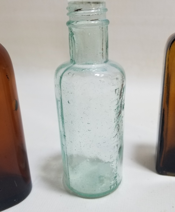 ANTİKA İLAÇ ŞİŞELERİ LOTU