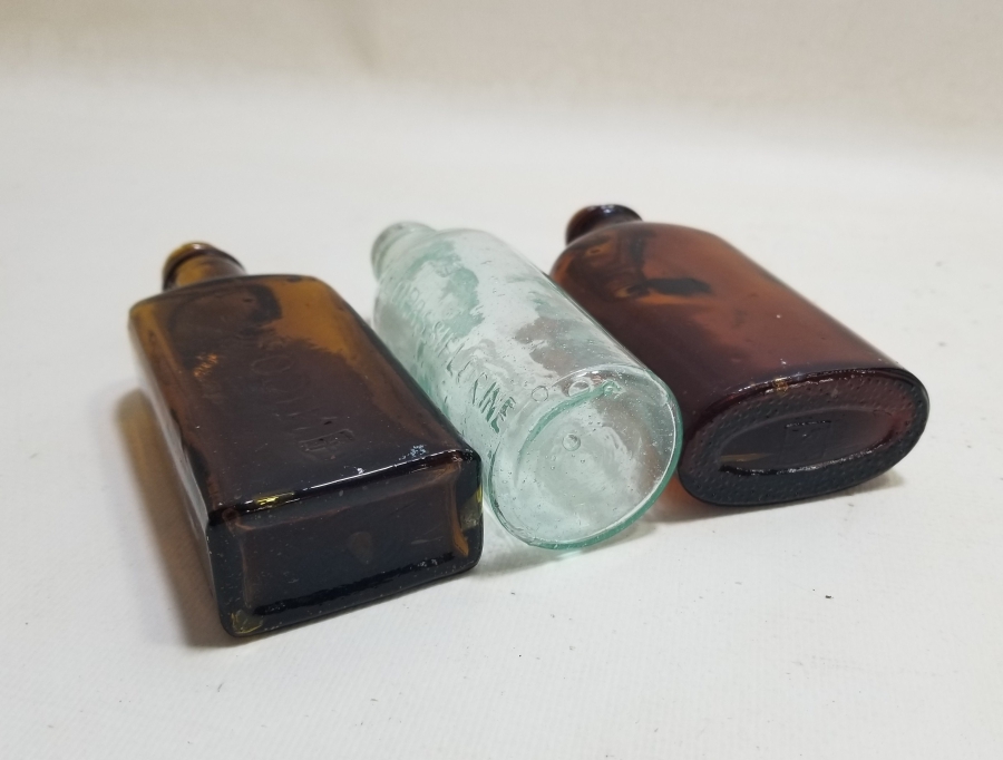 ANTİKA İLAÇ ŞİŞELERİ LOTU