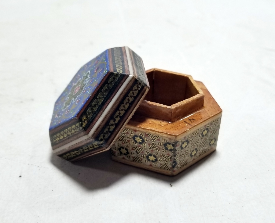 MARKUTERİ İŞÇİLİKLİ EL BOYAMA ANTİKA KUTU