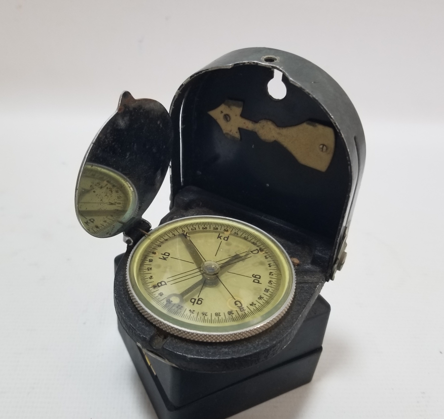 ORİJİNAL DERİ KILIFINDA ANTİKA ASKERİ PUSULA