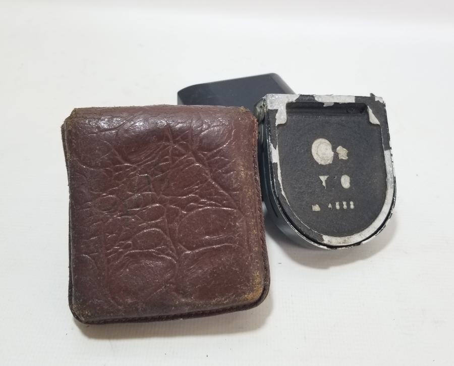 ORİJİNAL DERİ KILIFINDA ANTİKA ASKERİ PUSULA