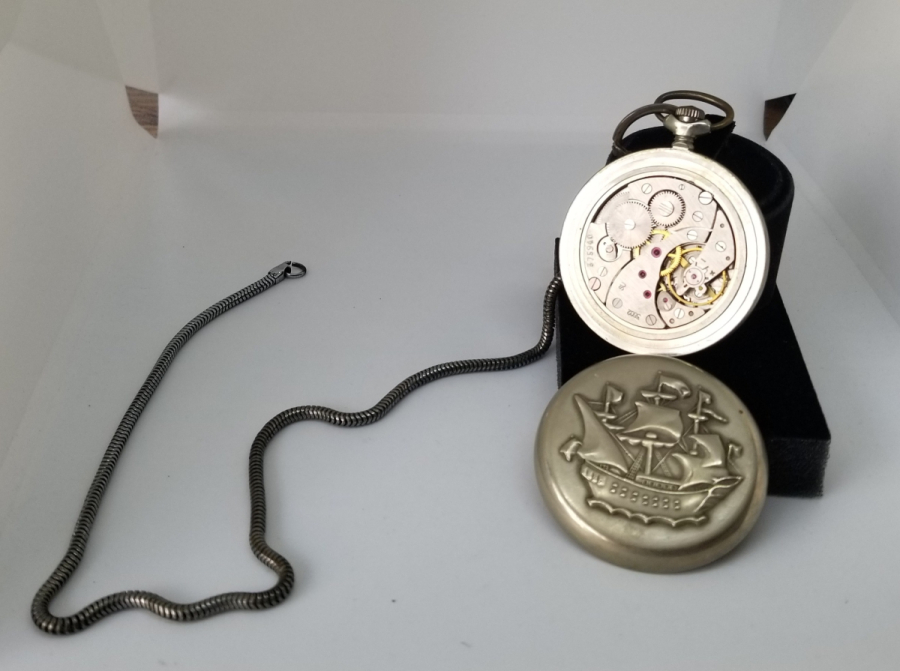 ORJİNAL KÖSTEĞİ İLE KURMALI ANTİKA DENİZCİ CEP SAATİ