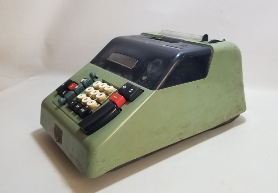 OLİVETTİ MARKA ANTİKA HESAP MAKİNESİ