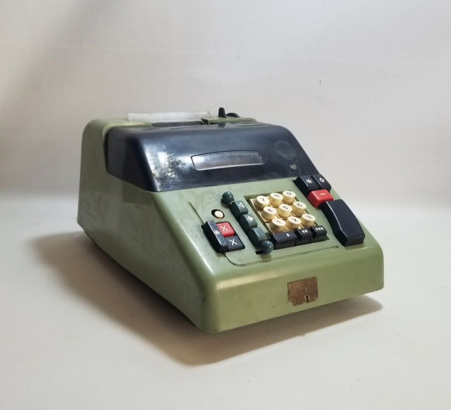 OLİVETTİ MARKA ANTİKA HESAP MAKİNESİ