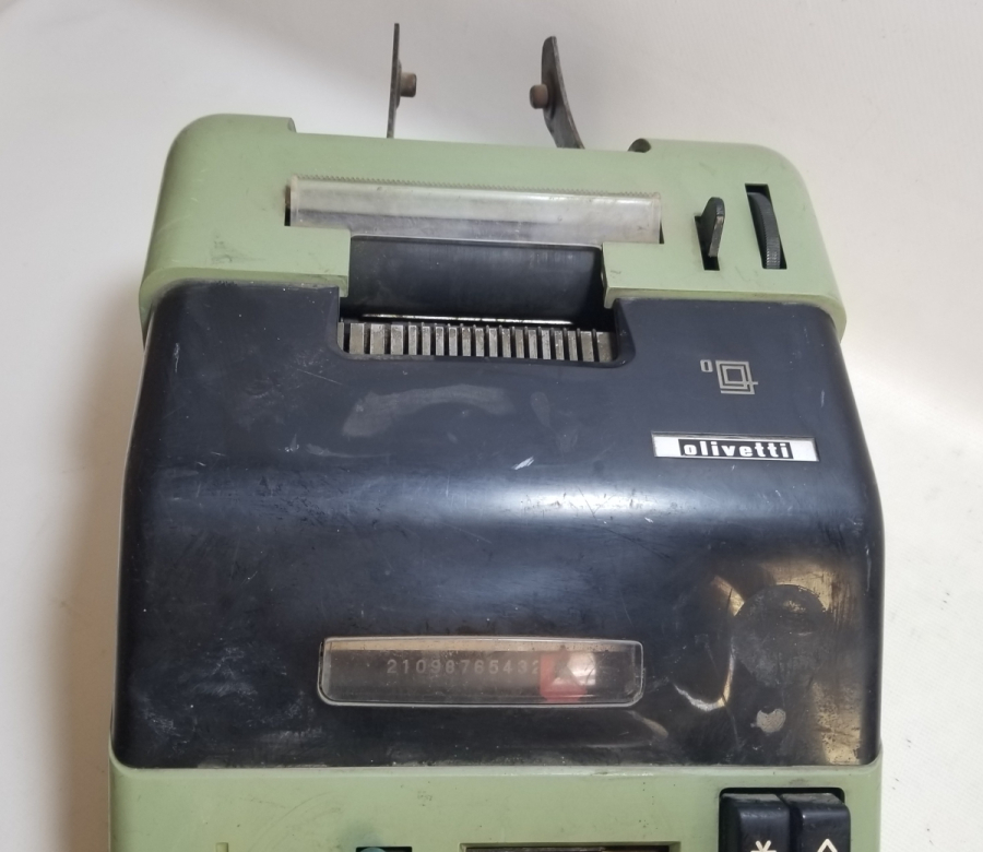 OLİVETTİ MARKA ANTİKA HESAP MAKİNESİ