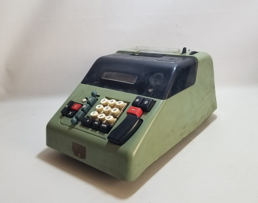OLİVETTİ MARKA ANTİKA HESAP MAKİNESİ