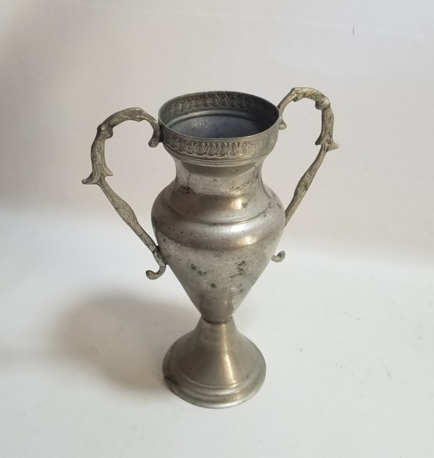 KABARTMA İŞÇİLİKLİ ANTİKA KUPA