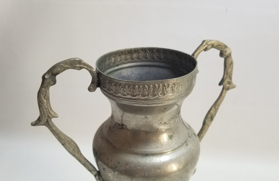 KABARTMA İŞÇİLİKLİ ANTİKA KUPA