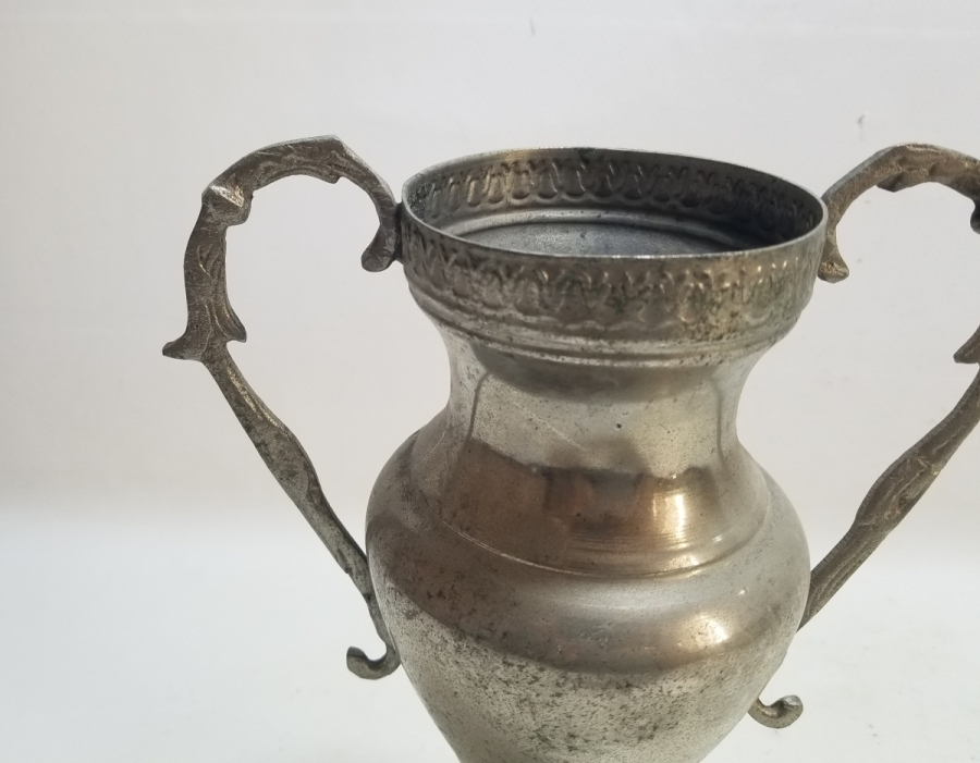 KABARTMA İŞÇİLİKLİ ANTİKA KUPA