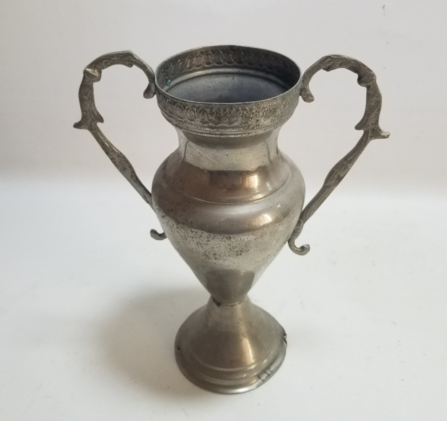 KABARTMA İŞÇİLİKLİ ANTİKA KUPA