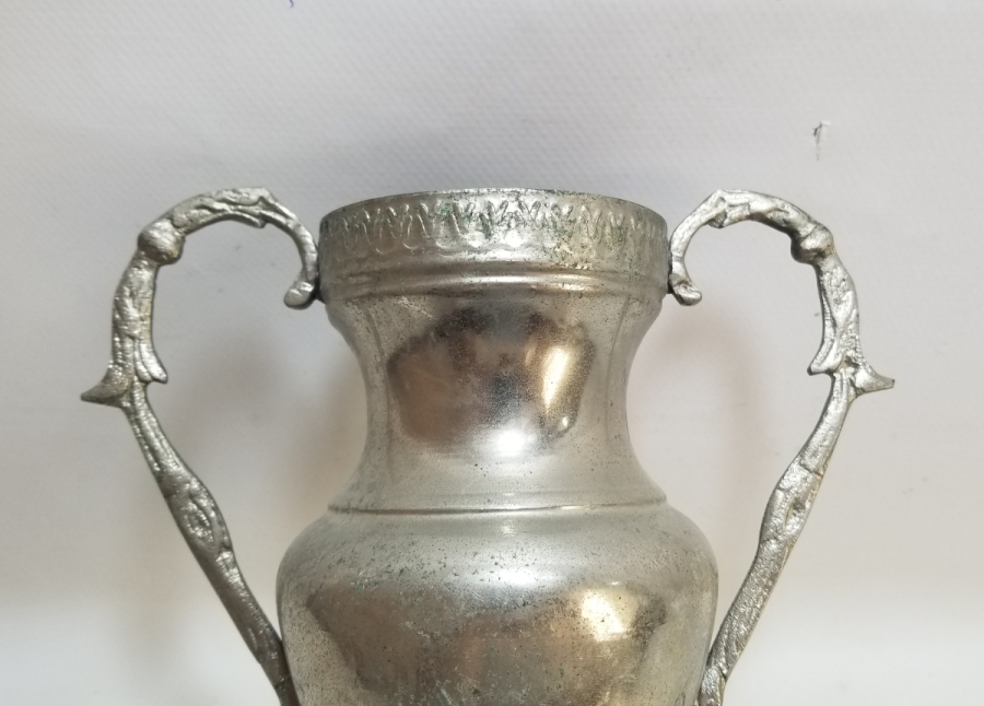 KABARTMA İŞÇİLİKLİ ANTİKA KUPA