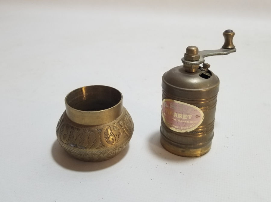 KABARTMA İŞÇİLİKLİ ANTİKA BAHARAT DEĞİRMENİ