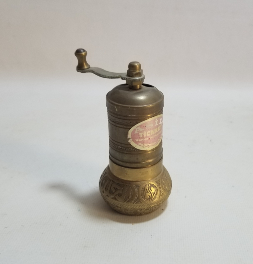 KABARTMA İŞÇİLİKLİ ANTİKA BAHARAT DEĞİRMENİ