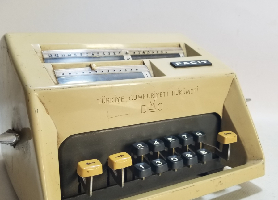 FACİT MARKA ANTİKA HESAP MAKİNESİ