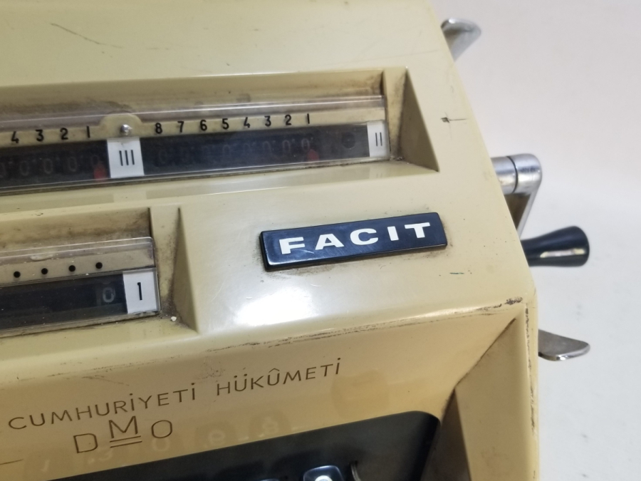 FACİT MARKA ANTİKA HESAP MAKİNESİ