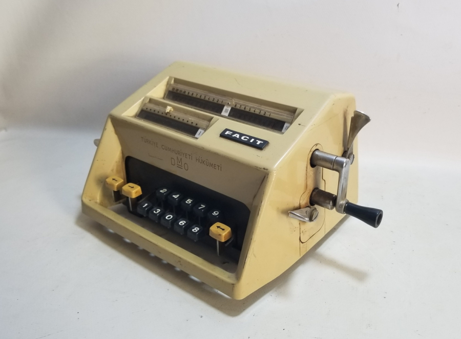 FACİT MARKA ANTİKA HESAP MAKİNESİ