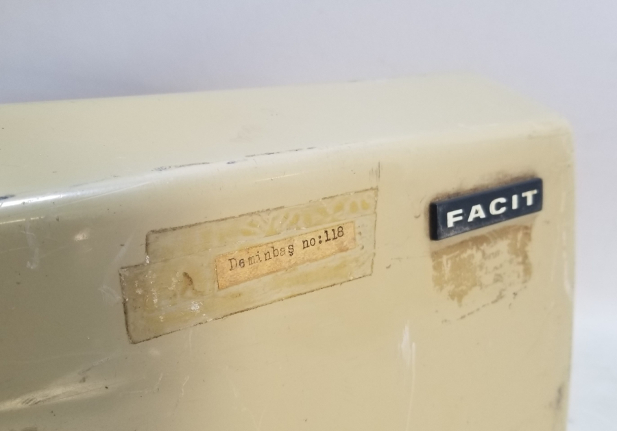 FACİT MARKA ANTİKA HESAP MAKİNESİ