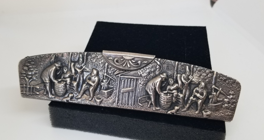 KABARTMA İŞÇİLİKLİ KABINDA GÜMÜŞ TARAK