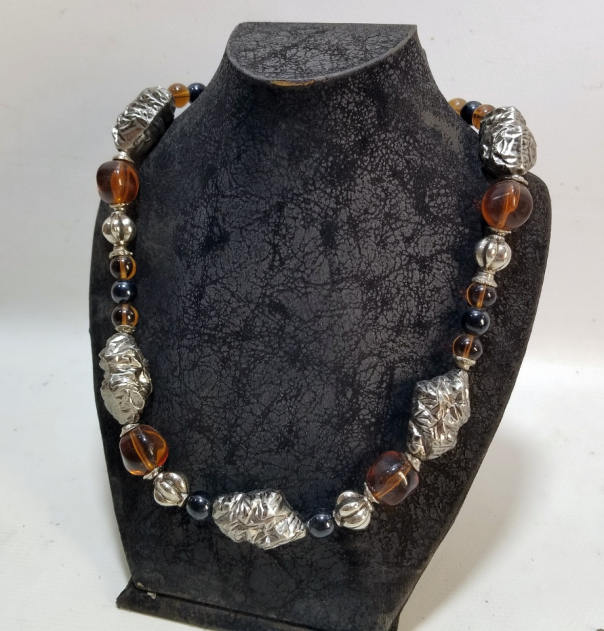 KABARTMA İŞÇİLİKLİ UZAK DOĞU YAPIMI ANTİKA GERDANLIK