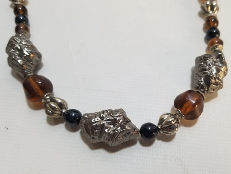 KABARTMA İŞÇİLİKLİ UZAK DOĞU YAPIMI ANTİKA GERDANLIK