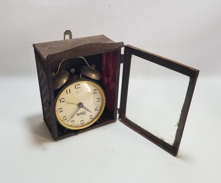 ANTİKA SERKİSOF MARKA KURMALI MASA SAATİ VE KABI