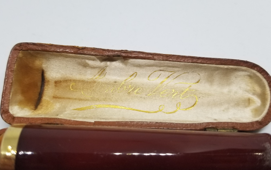 ORİJİNAL KUTUSUNDA ALTIN UÇLU OSMANLI DÖNEMİ SIKMA KEHRİBAR SİGARA AĞIZLIĞI