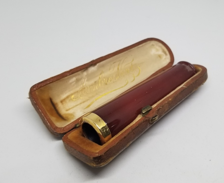 ORİJİNAL KUTUSUNDA ALTIN UÇLU OSMANLI DÖNEMİ SIKMA KEHRİBAR SİGARA AĞIZLIĞI