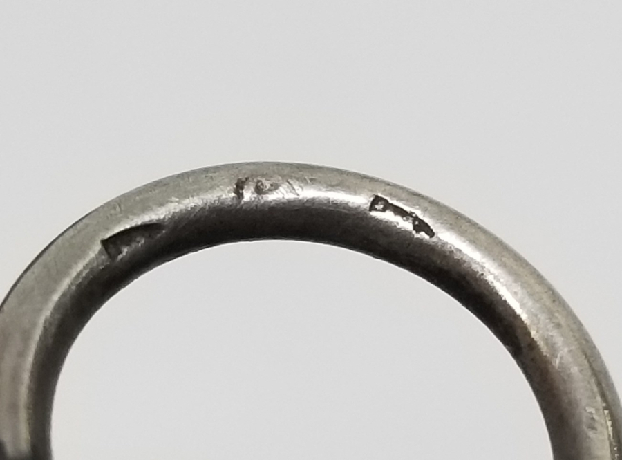 KADRANI ALTIN VE VAV HARFLERİYLE BEZELİ OSMANLI DÖNEMİ GÜMÜŞ CEP SAATİ