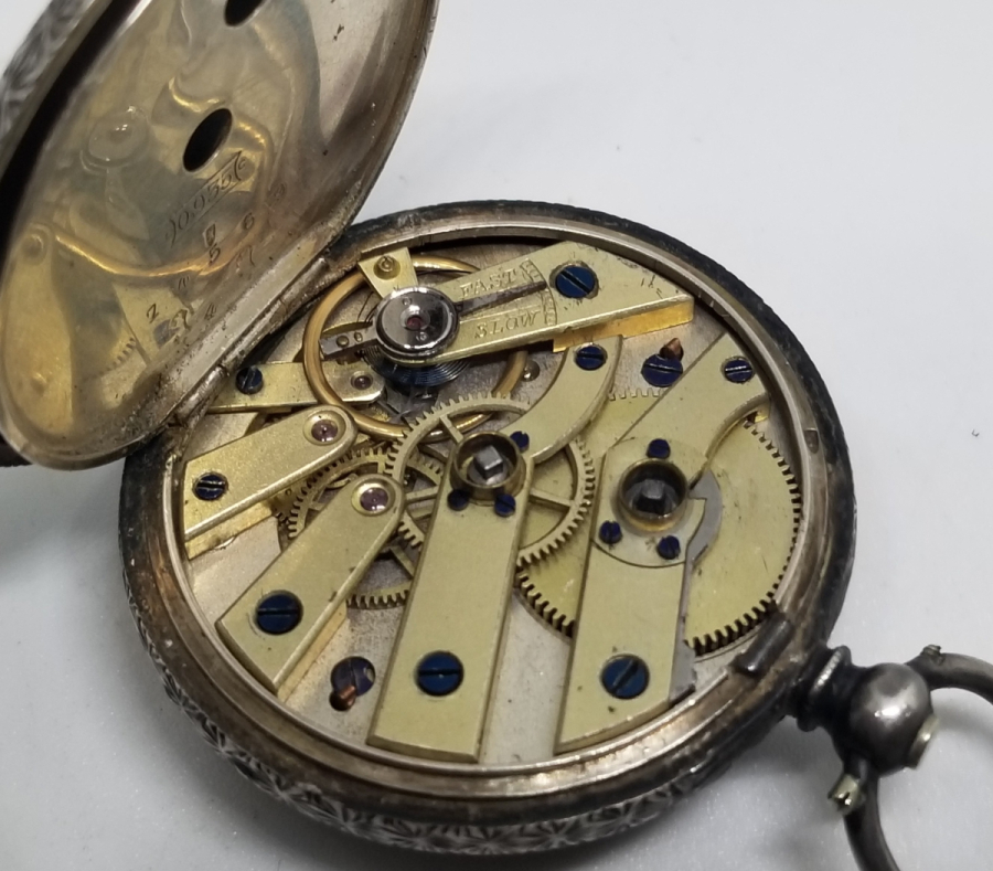 KADRANI ALTIN VE VAV HARFLERİYLE BEZELİ OSMANLI DÖNEMİ GÜMÜŞ CEP SAATİ