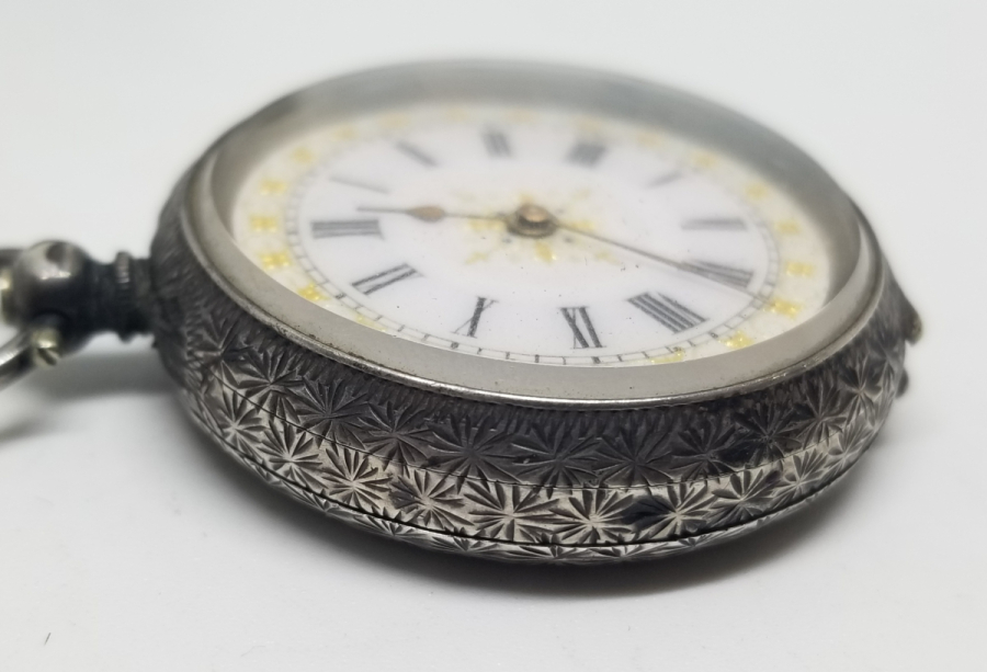 KADRANI ALTIN VE VAV HARFLERİYLE BEZELİ OSMANLI DÖNEMİ GÜMÜŞ CEP SAATİ