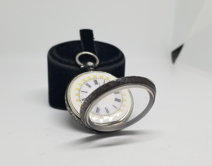 KADRANI ALTIN VE VAV HARFLERİYLE BEZELİ OSMANLI DÖNEMİ GÜMÜŞ CEP SAATİ